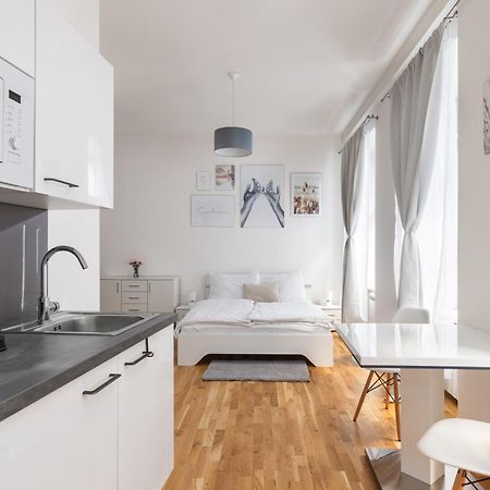 Stay2Gether Beige Nest - Metro Florenc Praga Exterior foto